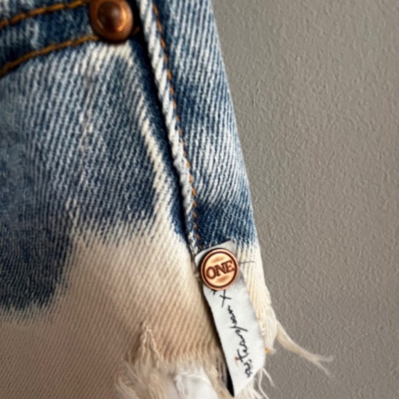 One Teaspoon DipDye Frankie Out Raw Hem Denim Short 26 Edgy Distressed Denim - Picture 6 of 16